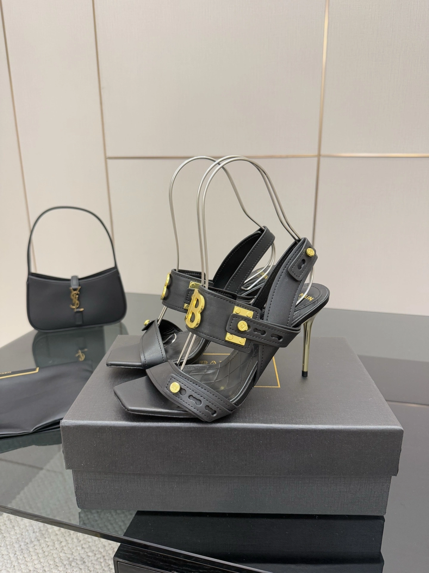 COCO-- 21871i9 EN1UH086LVITEAD Heel height：10.5CM cowhide item:E-X158E09802T